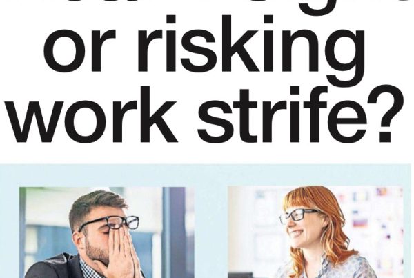 Office calendar showing a four-day workweek highlighted, with businesspeople working and relaxing, symbolising work-life balance.